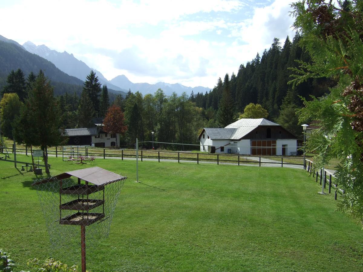 Pensiun Lischana Sent Exterior foto