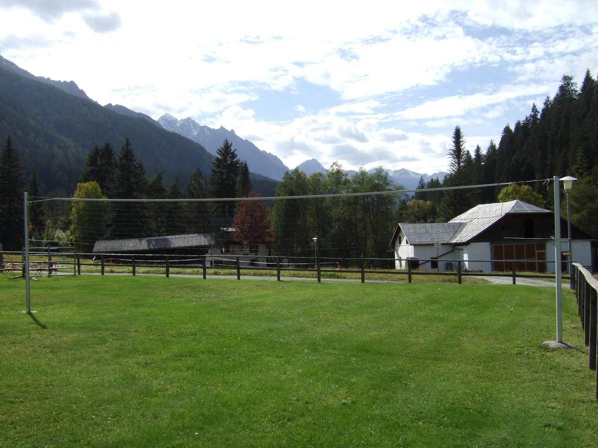 Pensiun Lischana Sent Exterior foto