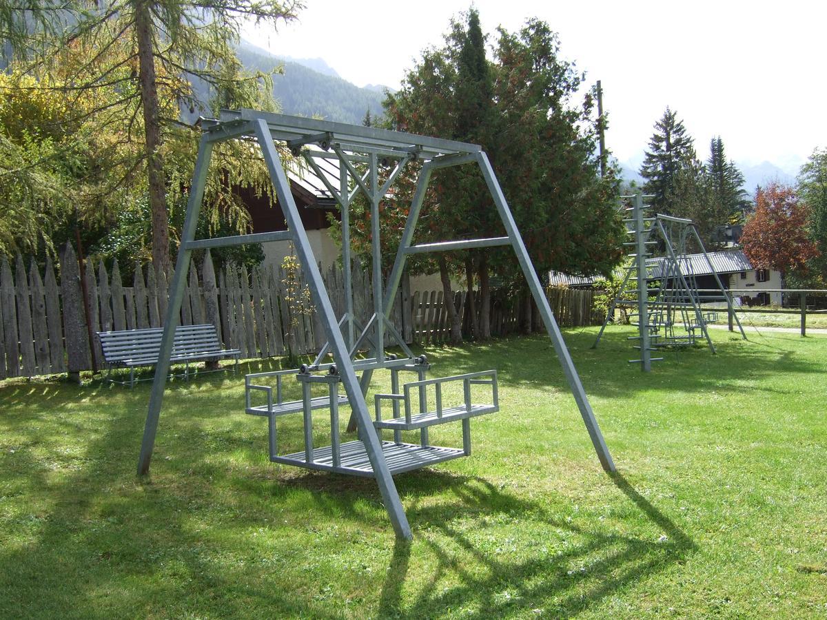 Pensiun Lischana Sent Exterior foto